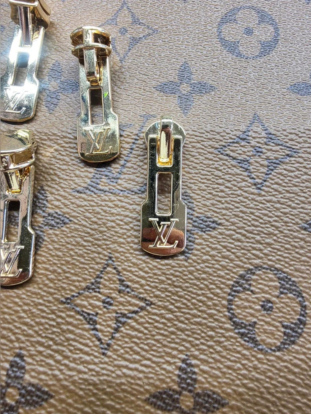Louis Viutton Zipper Pulls